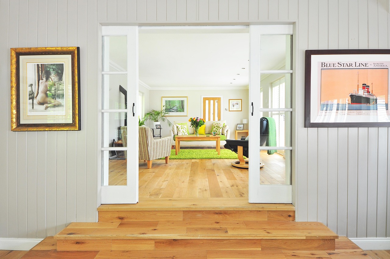 Comment poser un lambris en bois pour un effet cocooning ?