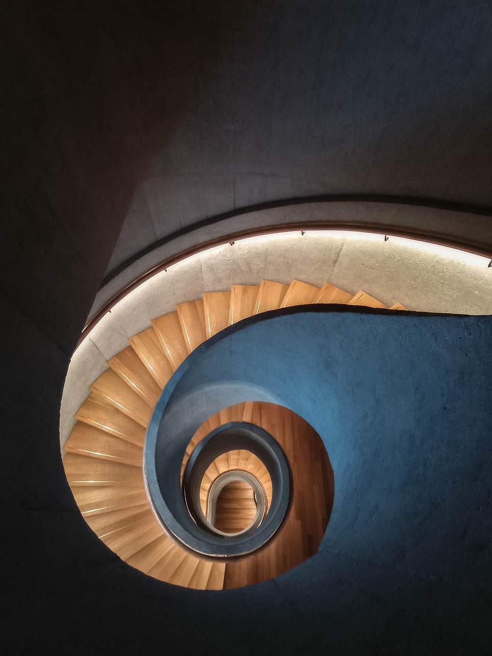 Comment rénover un escalier en bois pour lui redonner son éclat ?